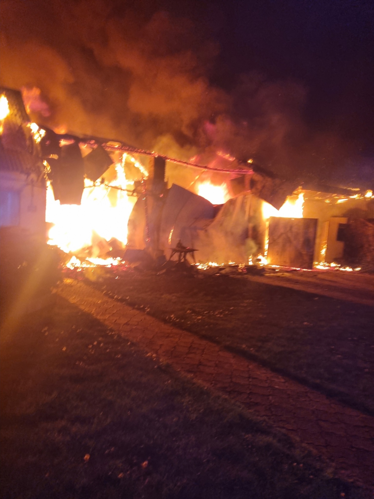 Groźny pożar w powiecie kłobuckim [ZDJĘCIA]