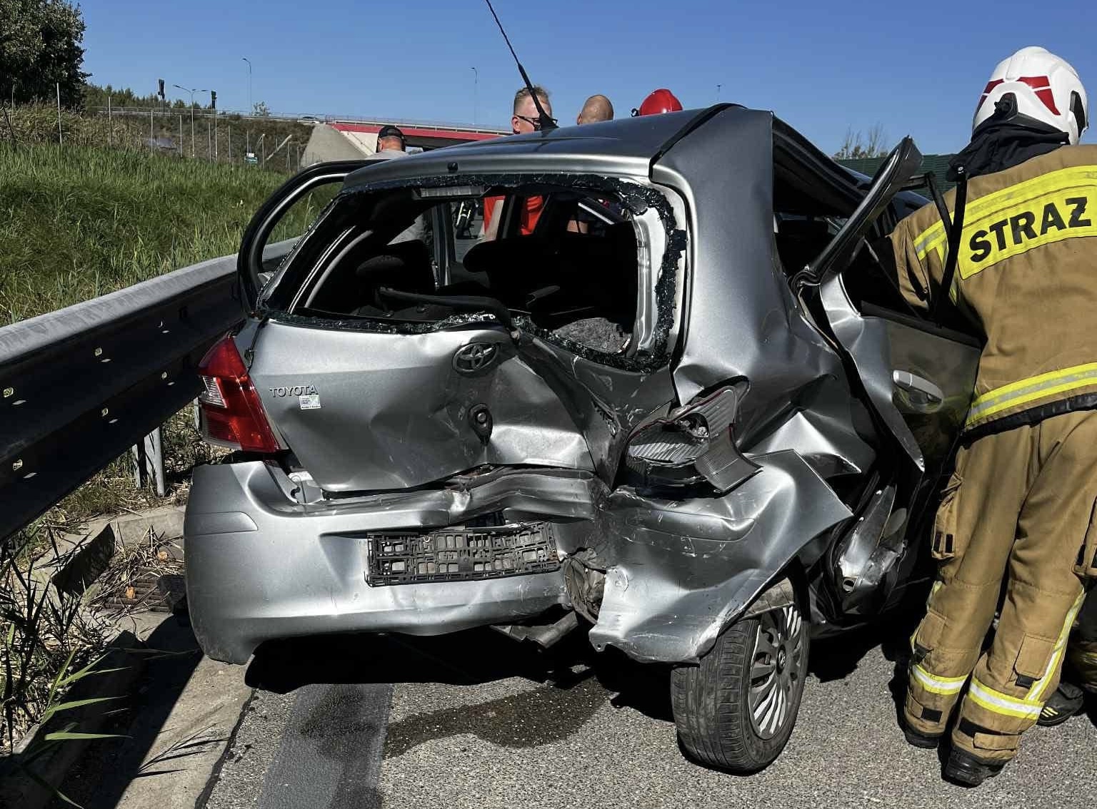 Zderzenie dwóch aut na A1 pod Częstochową. Dwie osoby w szpitalu