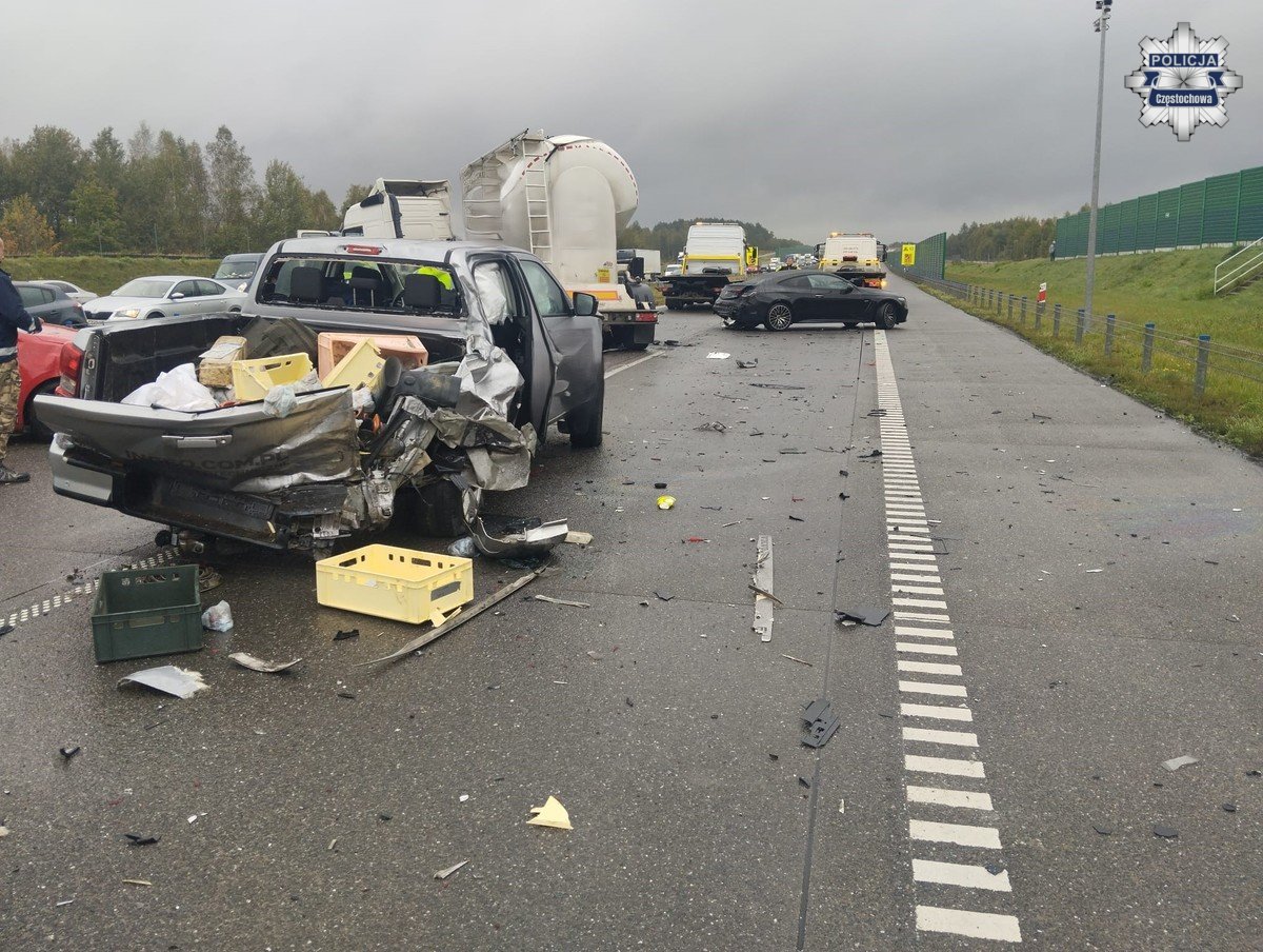 Zderzenie pięciu pojazdów na A1 w Wierzchowisku
