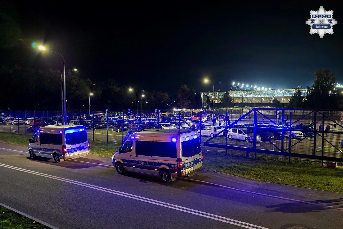 Zatrzymania i pirotechnika na meczu GKS-u Katowice z Koroną Kielce