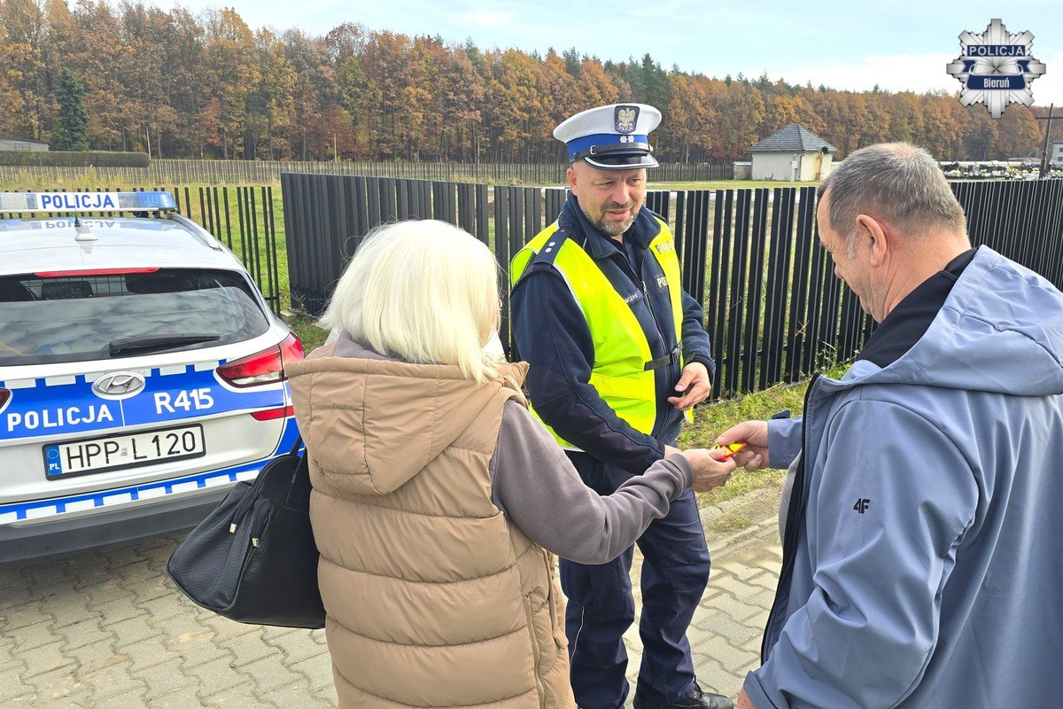 Bezpieczniej na drogach podczas Wszystkich Świętych 2025