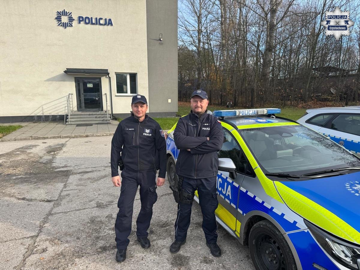 Policjanci uratowali mężczyznę z pożaru