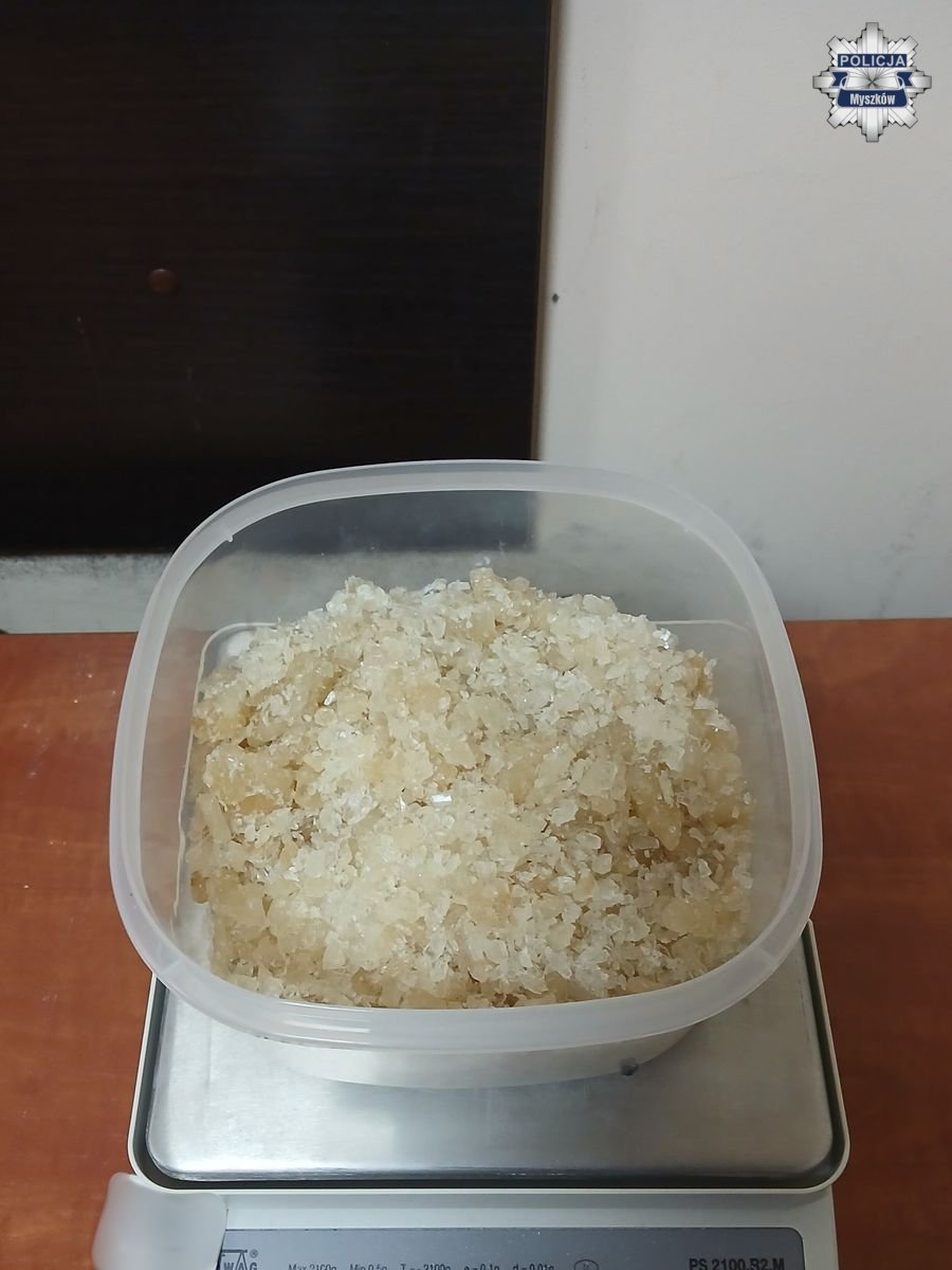 Kierował pod wpływem narkotyków, a pasażer posiadał ich znaczną ilość