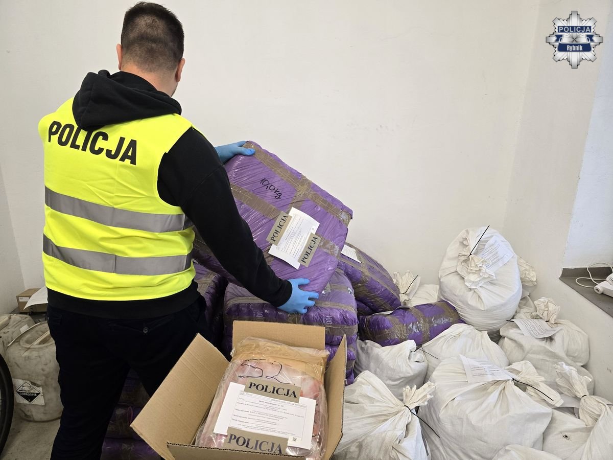 Rybniccy policjanci przejmują ogromne ilości nielegalnego tytoniu
