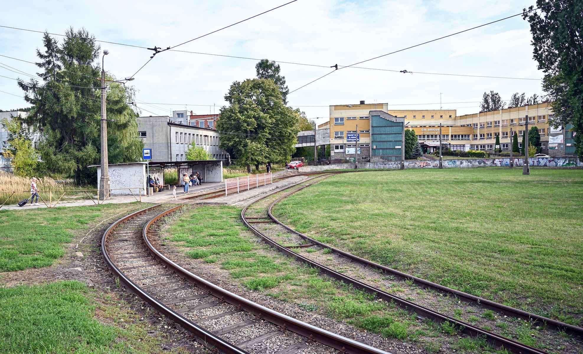 Prace brukarskie na Kucelinie – zmiany w ruchu tramwajowym