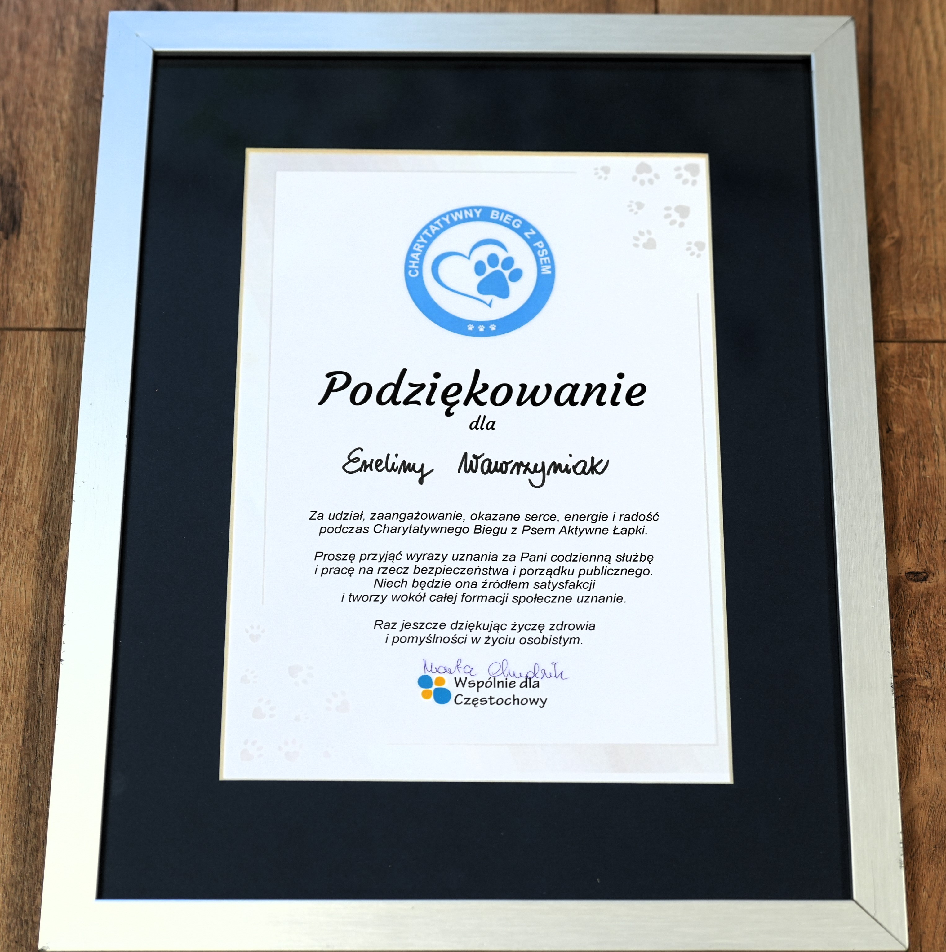 Strażniczki miejskie z Częstochowy wyróżnione za udział w biegu