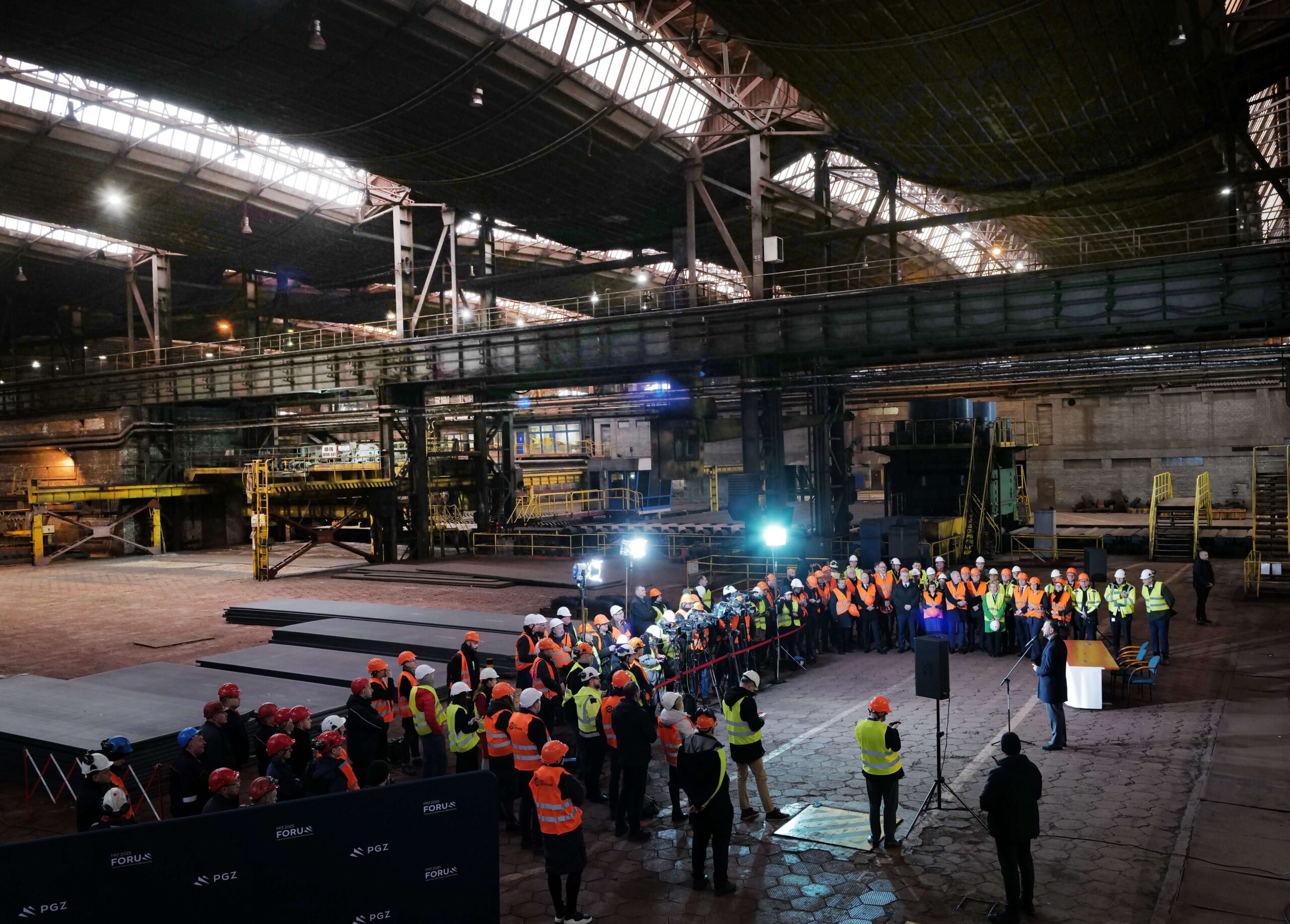 Nowa era dla Huty Częstochowa: najważniejsze przejęcie przez resort obrony