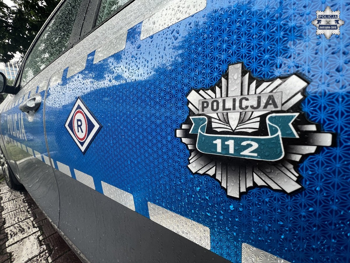 Policjant po służbie zatrzymuje złodzieja w sklepie