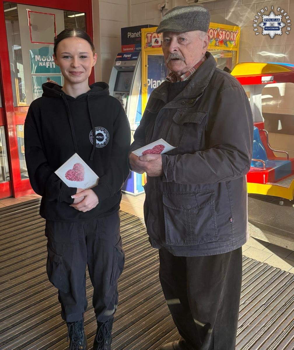 Policyjna akcja dla seniorów z okazji Dnia Babci i Dziadka