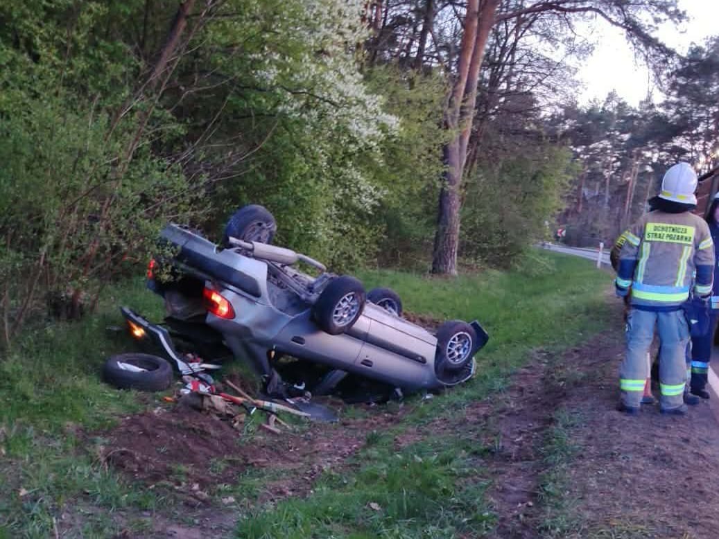 Niebezpieczne zdarzenie drogowe w Ważnych Młynach, kierowca miał 3 promile