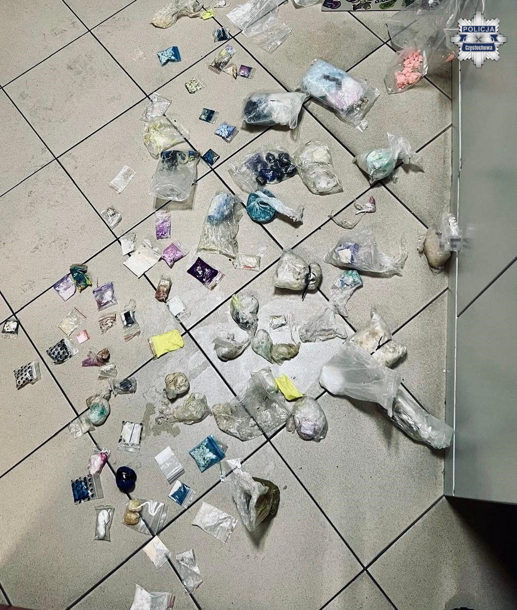 Zatrzymanie 24-latka z ponad 3 kg narkotyków w Częstochowie