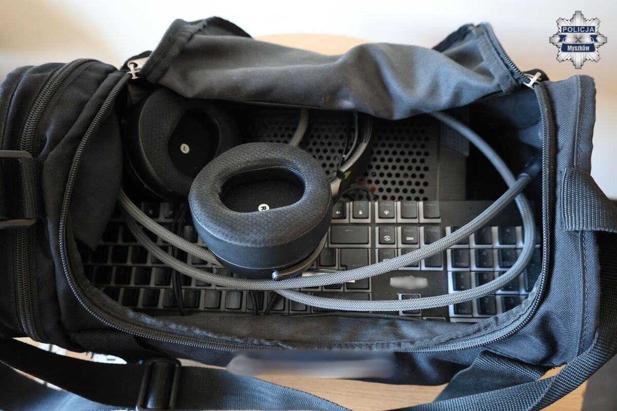 Dozór policyjny dla podejrzanego o kradzież i podpalenie domu