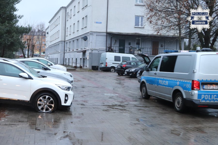 Zatrzymanie sprawcy uszkodzeń opon w Porębie