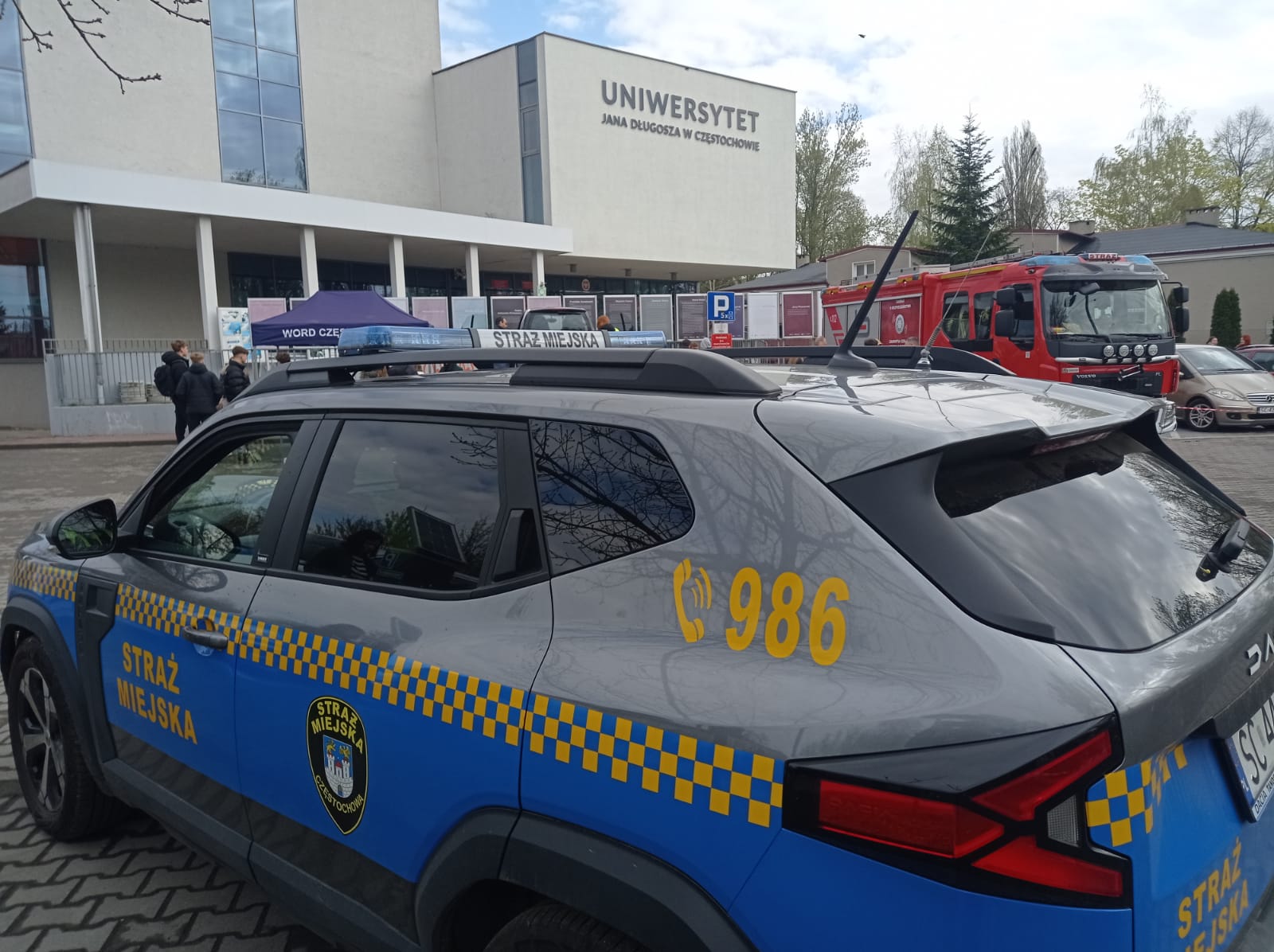 Dzień bezpieczeństwa na uczelni z udziałem strażników