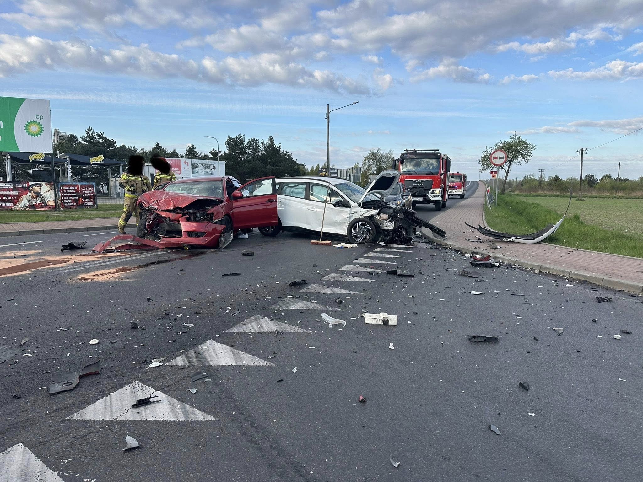 Utrudnienia na DK91 w Rudnikach. Zderzyły się dwa samochody osobowe [ZDJĘCIA]