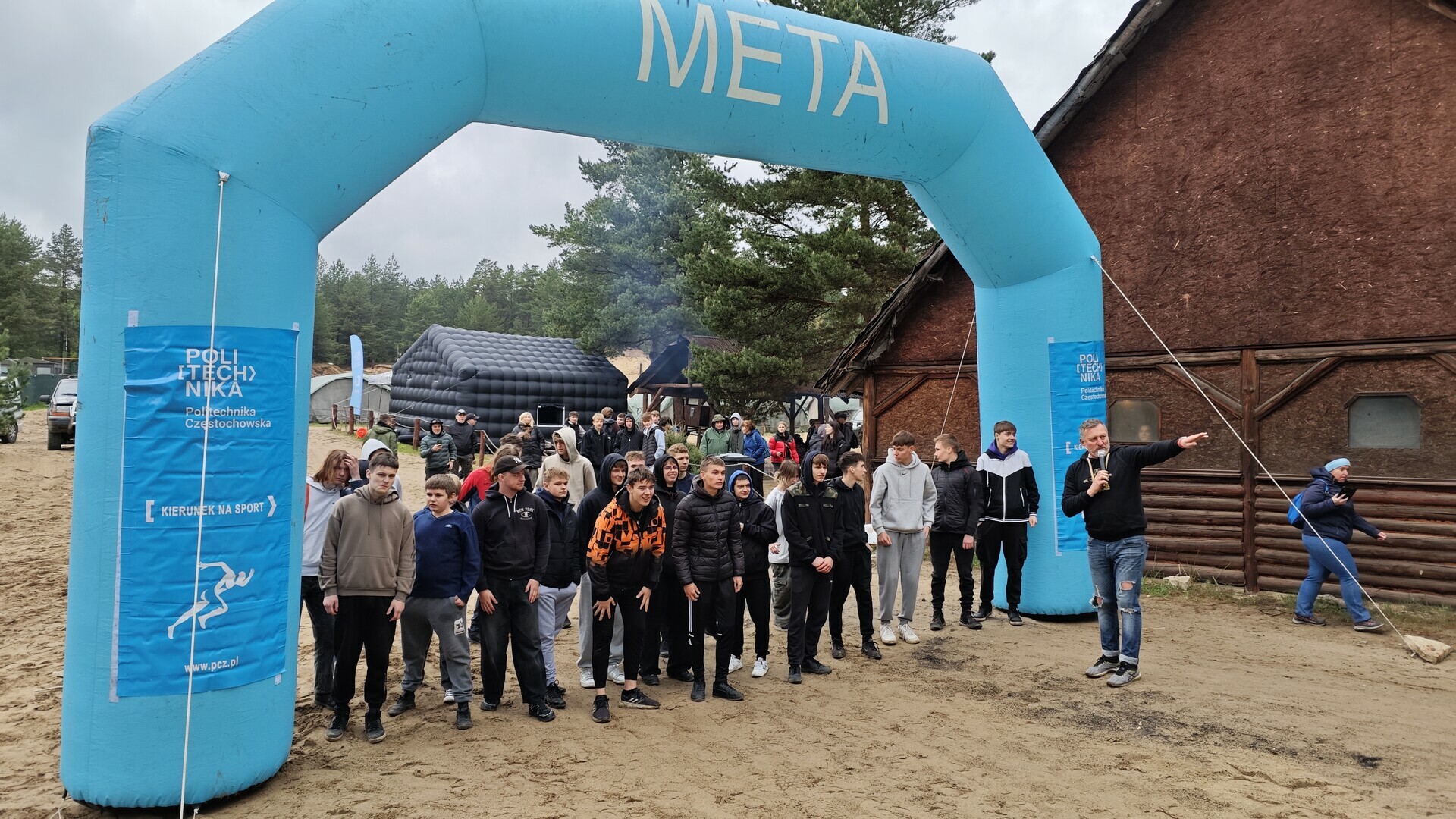 Kapryśna pogoda nie zatrzymała pikniku „Nauka i Sport” w Biskupicach