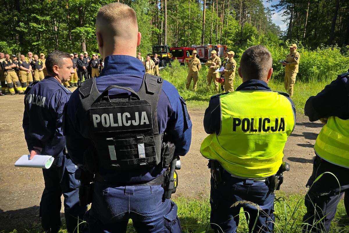 Wspólne ćwiczenia służb w rejonie rezerwatu Szachownica