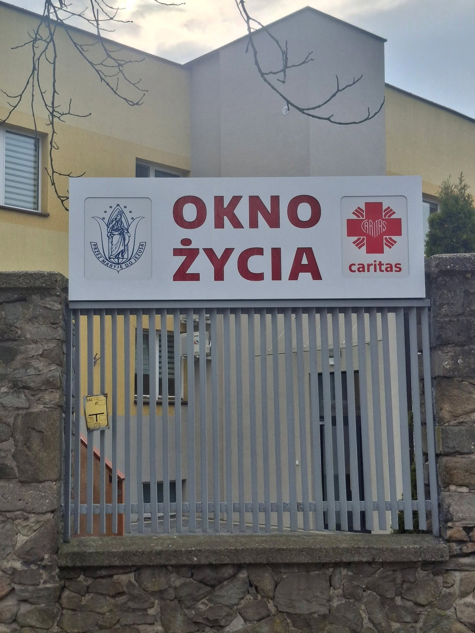 czewa-noworodek-okno-zycia-2