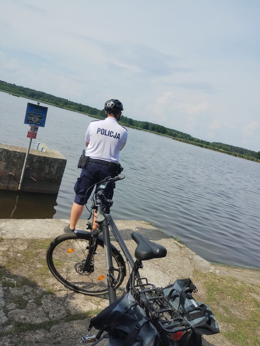 Dzielnicowi na straży bezpieczeństwa podczas wakacji
