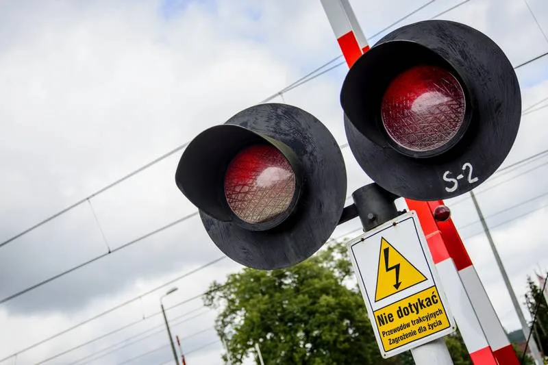 Utrudnienia dla kierowców w Częstochowie. Zamkną dwa przejazdy kolejowe