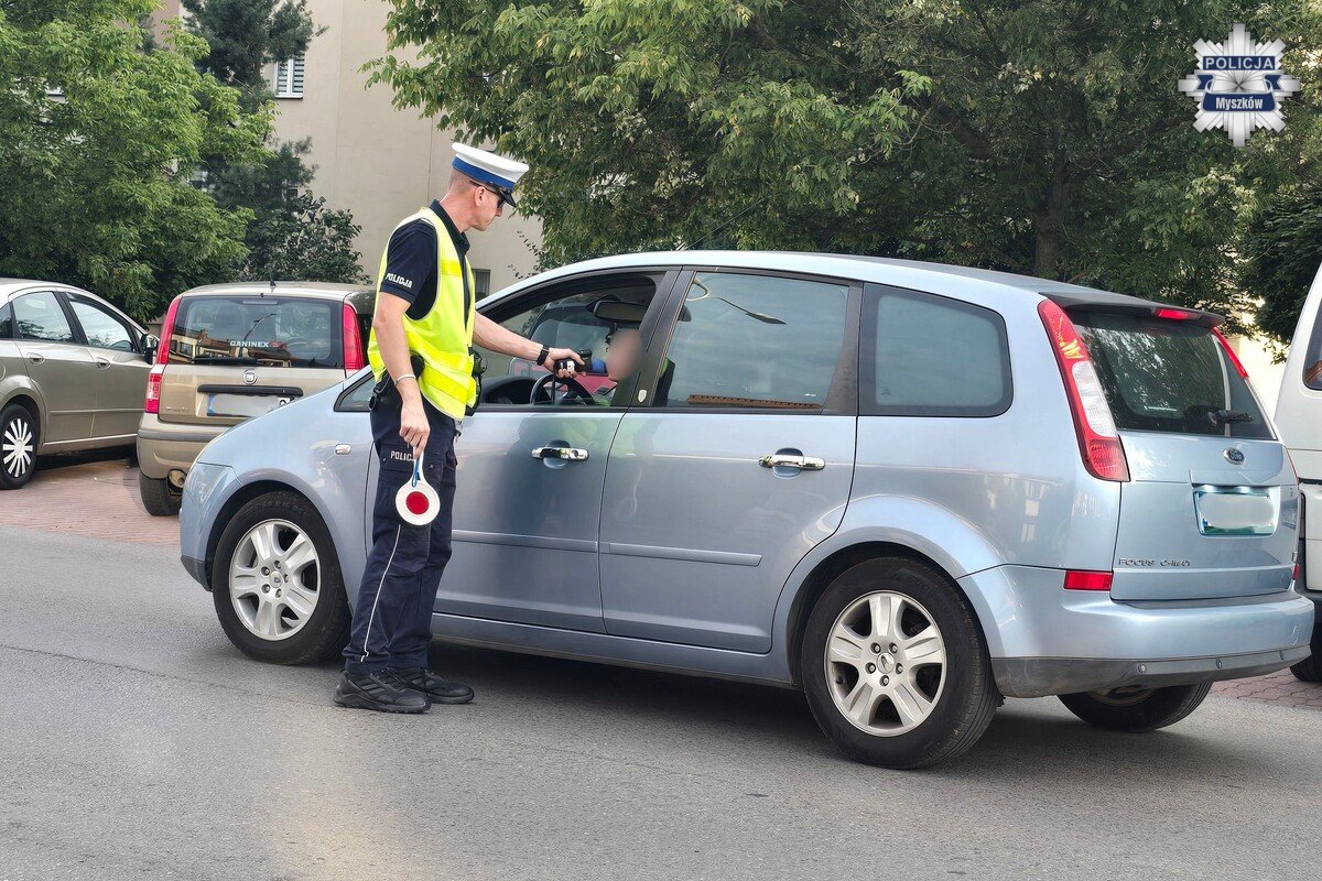 Policyjne działania w powiecie myszkowskim: Alkohol i narkotyki pod lupą