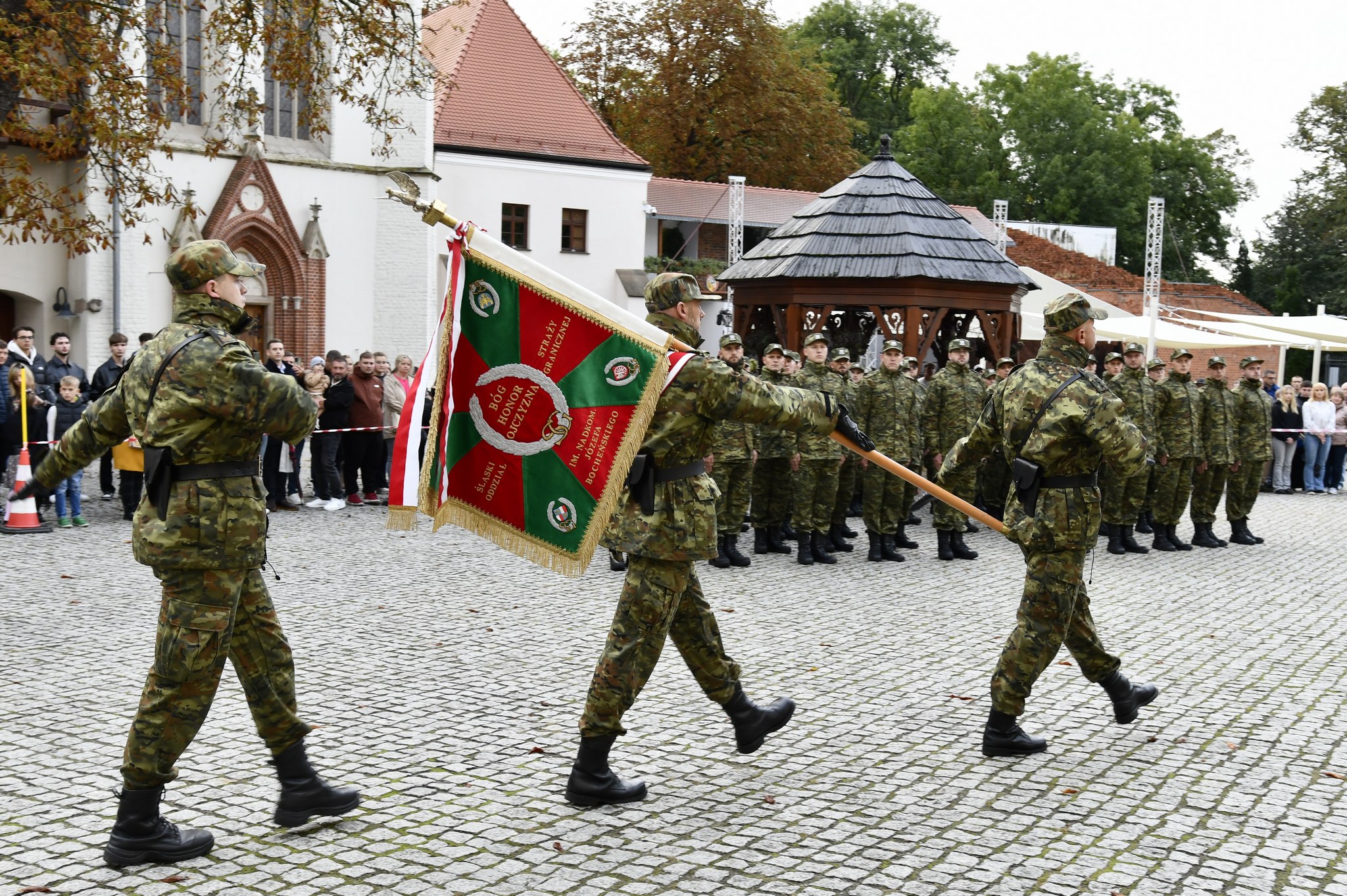 Nowe ślubowanie na dziedzińcu Zamku Piastowskiego w Raciborzu