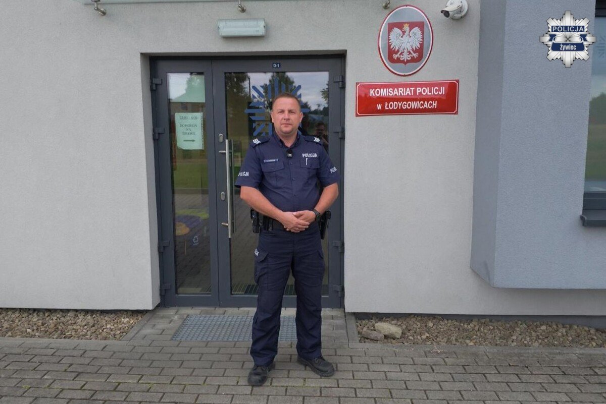 Dzielnicowy z Łodygowic udzielił pomocy mężczyźnie w kryzysie podczas urlopu
