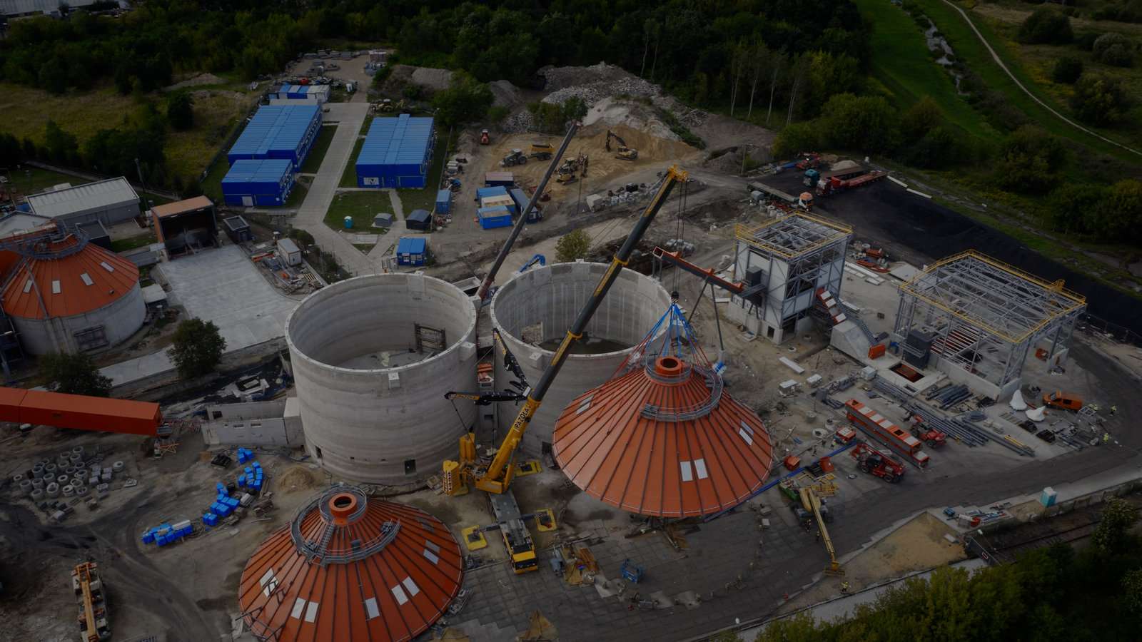 92427